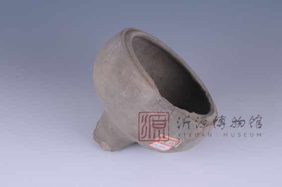 东周灰陶豆（残）