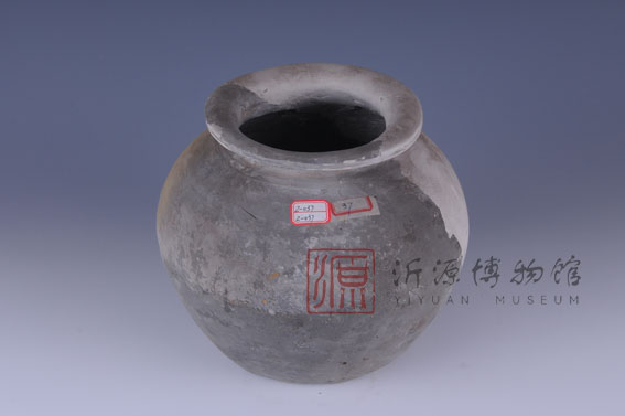 汉灰陶罐