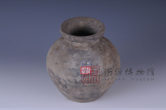 汉灰陶罐