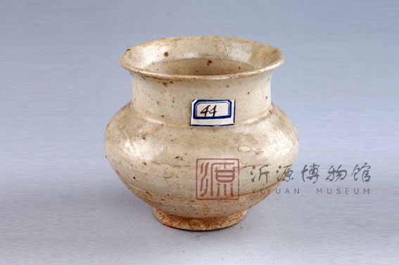 金白釉瓷罐