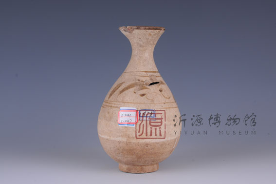 元草叶纹白釉玉壶春瓷瓶