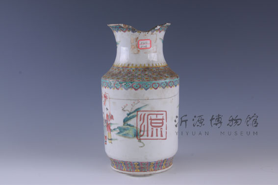 清同治麒麟太子出巡图五彩瓷瓶