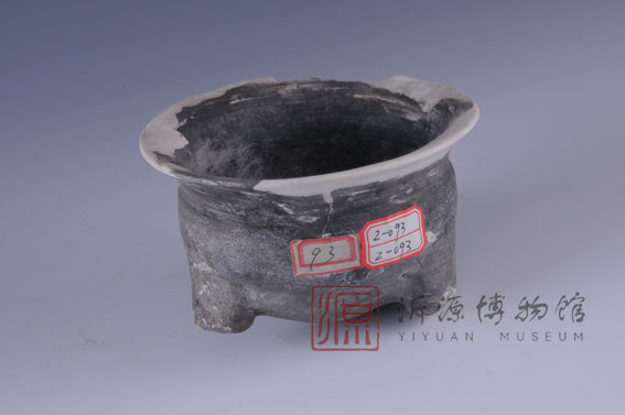 新时期时代龙山文化黑陶鼎（残）