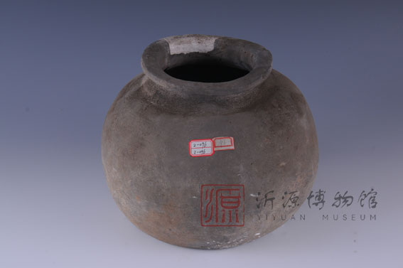 汉灰陶罐