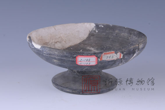 汉矮柄灰陶豆