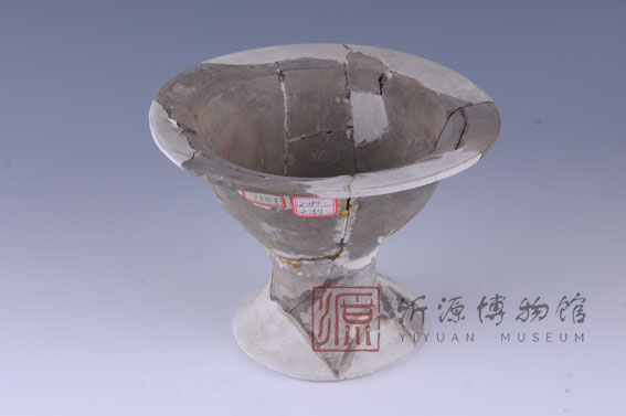西周褐陶簋