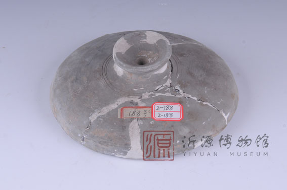 西周弦纹灰陶豆盖