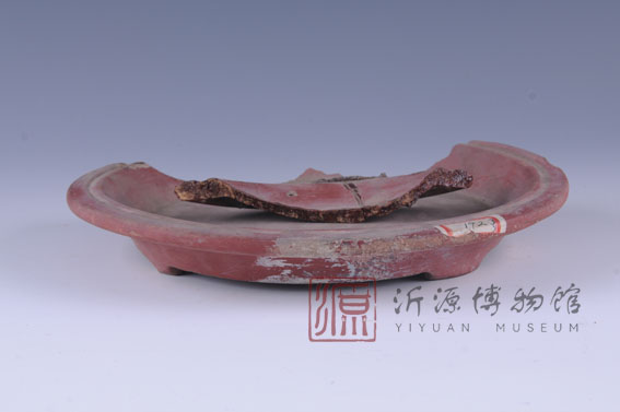 清紫砂三足盘