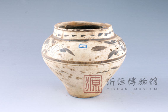 元磁州窑白釉花卉纹瓷罐