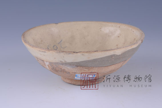 宋白釉瓷碗