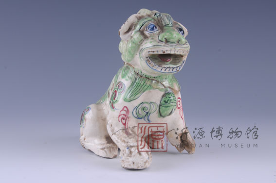 清三彩瓷狮