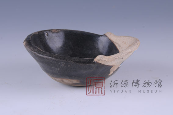 清黑釉瓷灯盏