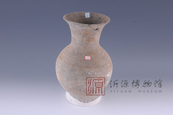 西汉弦纹灰陶壶