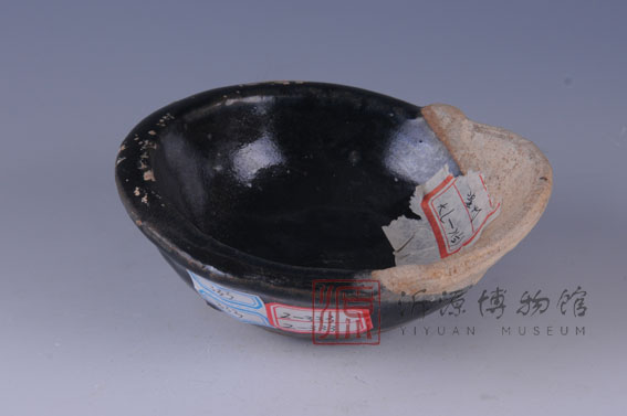 清黑釉瓷灯盏