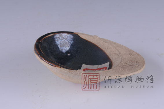 清酱釉印花瓷灯盏