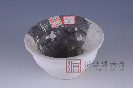 西周灰陶盆