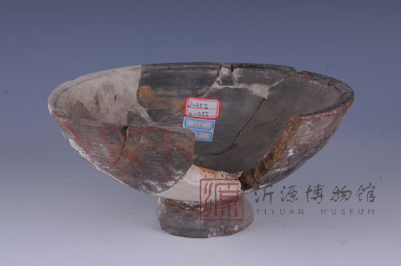 西周彩绘灰陶碗