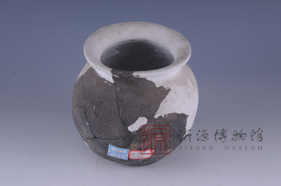 春秋绳纹灰陶罐