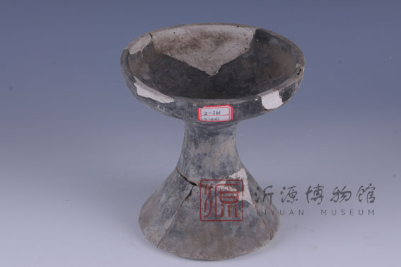 西周灰陶豆