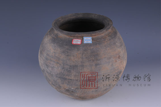汉绳纹灰陶罐