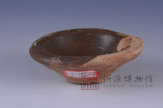 元褐釉瓷灯盏