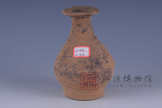 元酱釉弦纹玉壶春瓷瓶
