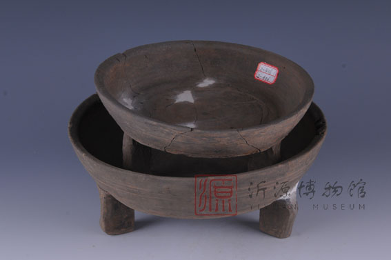 汉弦纹异形灰陶盘