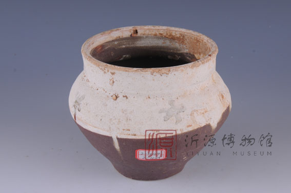 明酱釉瓷坛