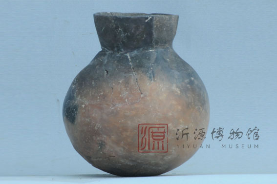 大汶口文化时期陶罐