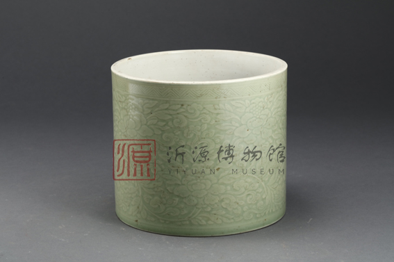 青釉缠枝牡丹纹笔筒