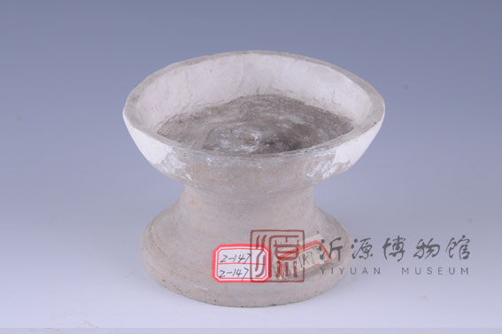 汉矮柄灰陶豆