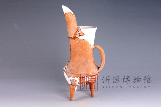 新石器时代龙山文化弦纹红陶鬶